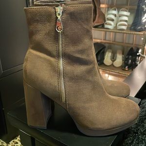 GBG brown suede like platform heeled ankle bootie